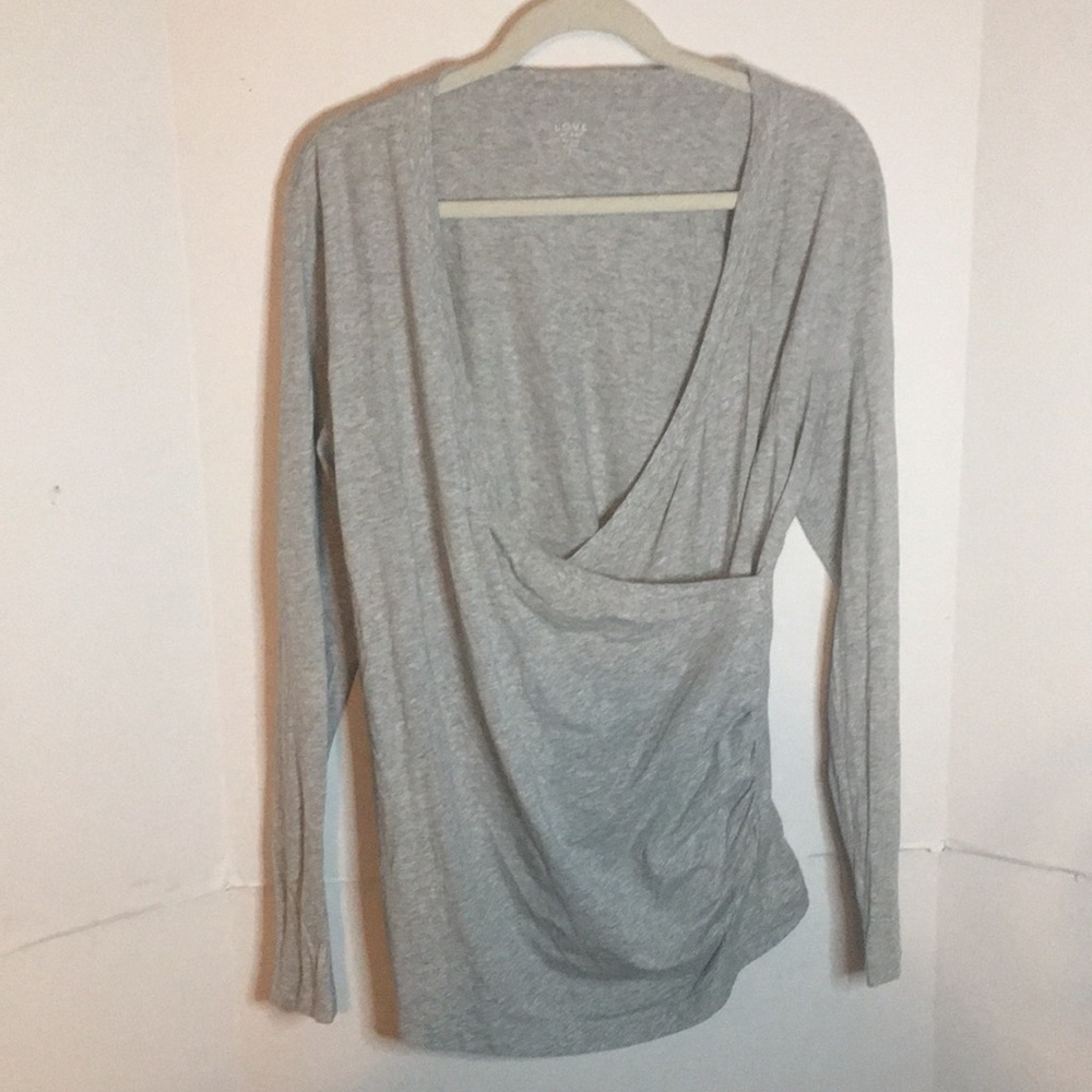 LOVE BY GAP NURSING SHIRT SIZE L MATERNITY